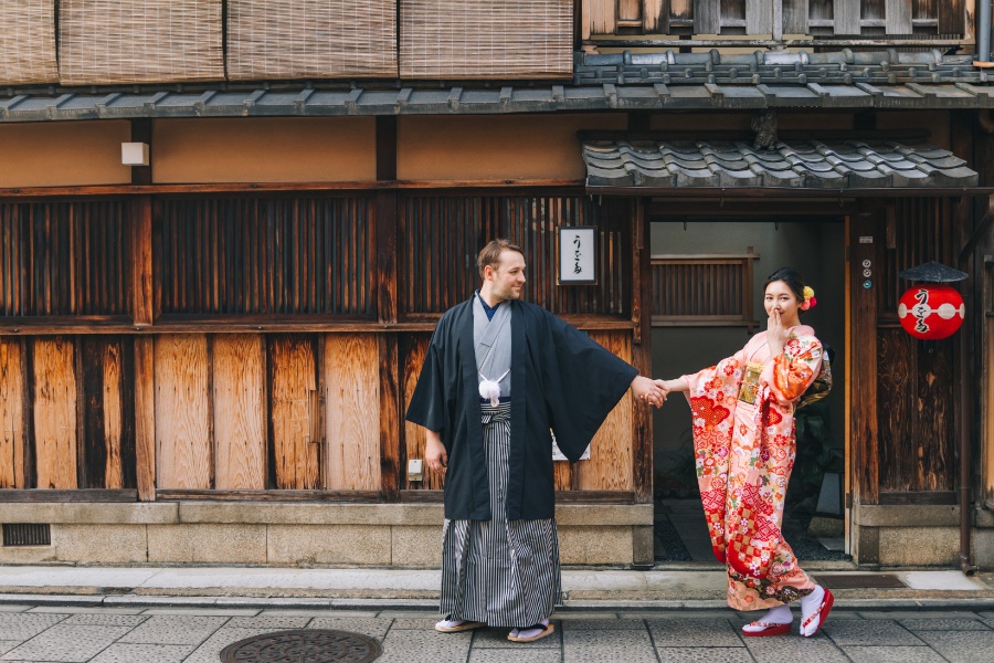 Kyoto Kimono Prewedding Photoshoot Higashiyama District Japan by Shu Hao on OneThreeOneFour 70