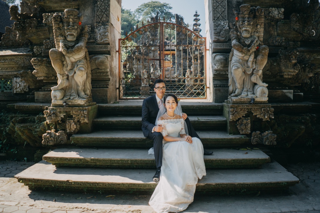 Bali Destination Pre-Wedding Photoshoot At Campuhan Ridge Walk  by Agus  on OneThreeOneFour 8