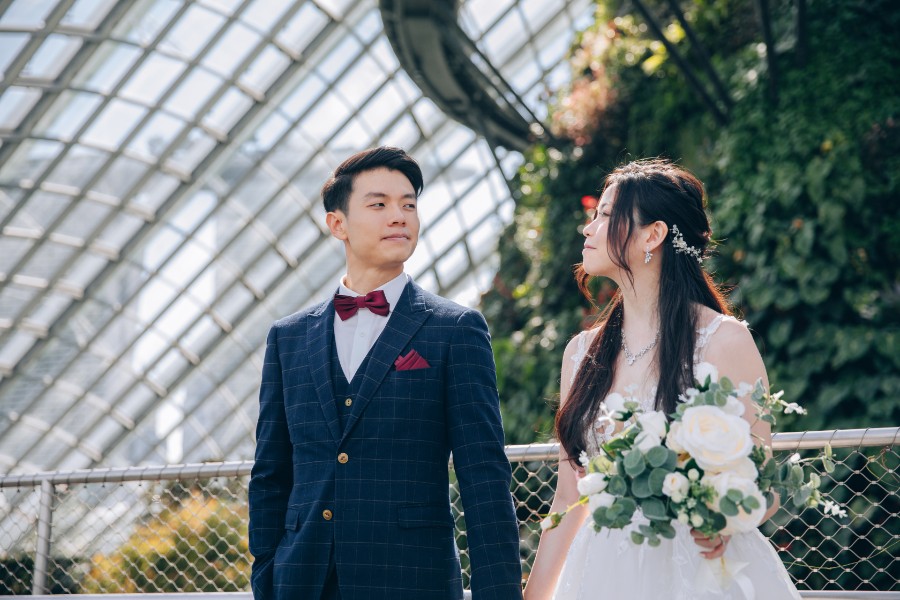 H&J: Fairytale pre-wedding in Singapore at Gardens by the Bay, Fort Canning and sandy beach by Cheng on OneThreeOneFour 10