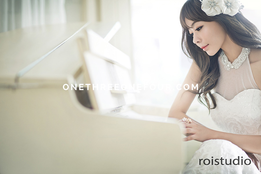Korean Wedding Studio Photography: Modern Chic Set & Hanbok by Roi Studio on OneThreeOneFour 18