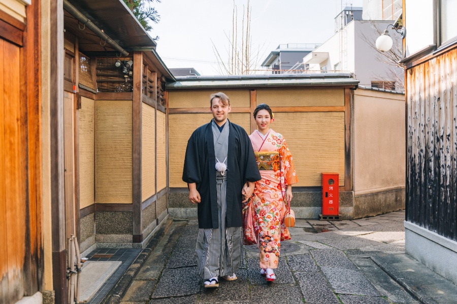 Kyoto Kimono Prewedding Photoshoot Higashiyama District Japan by Shu Hao on OneThreeOneFour 1