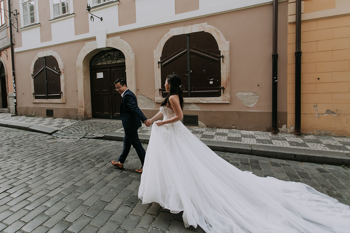 Prague Pre-Wedding Photoshoot with Astronomical Clock, Old Town Square & Charles Bridge by Nika on OneThreeOneFour 21