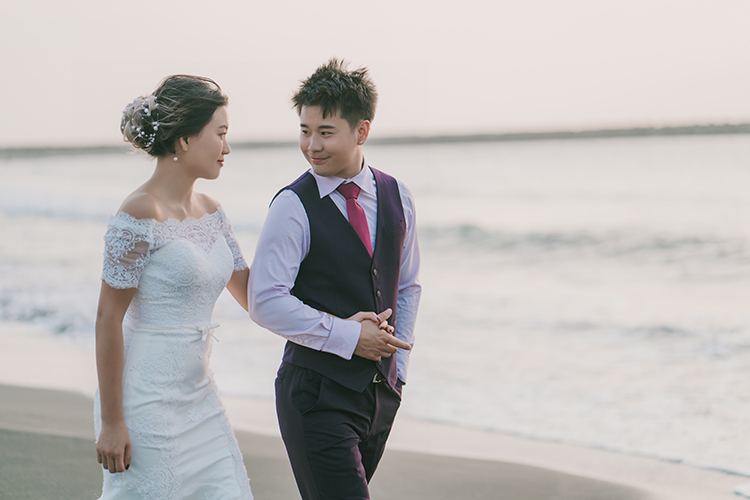 Taiwan Pre-Wedding at Beach During Sunset