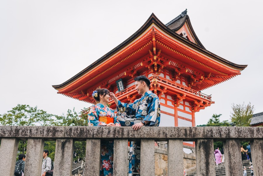K: Autumn kimono pre-wedding in Kyoto, Higashiyama District by Shu Hao on OneThreeOneFour 11
