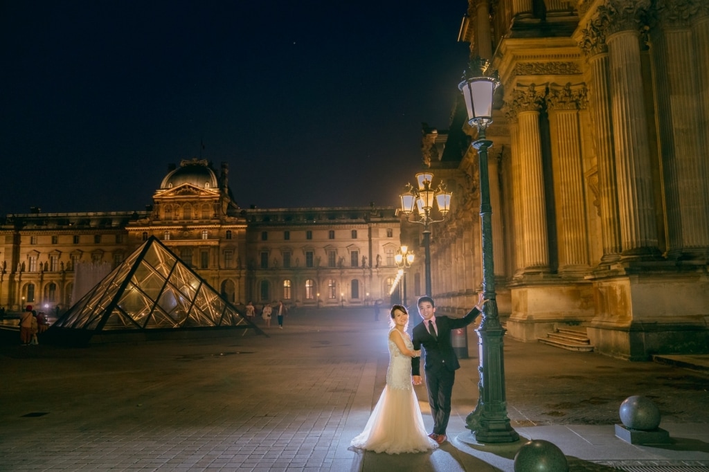 Paris Pre-wedding Photos At Chateau de Sceaux, Eiffel Tower, Louvre Night Shoot by Son on OneThreeOneFour 58
