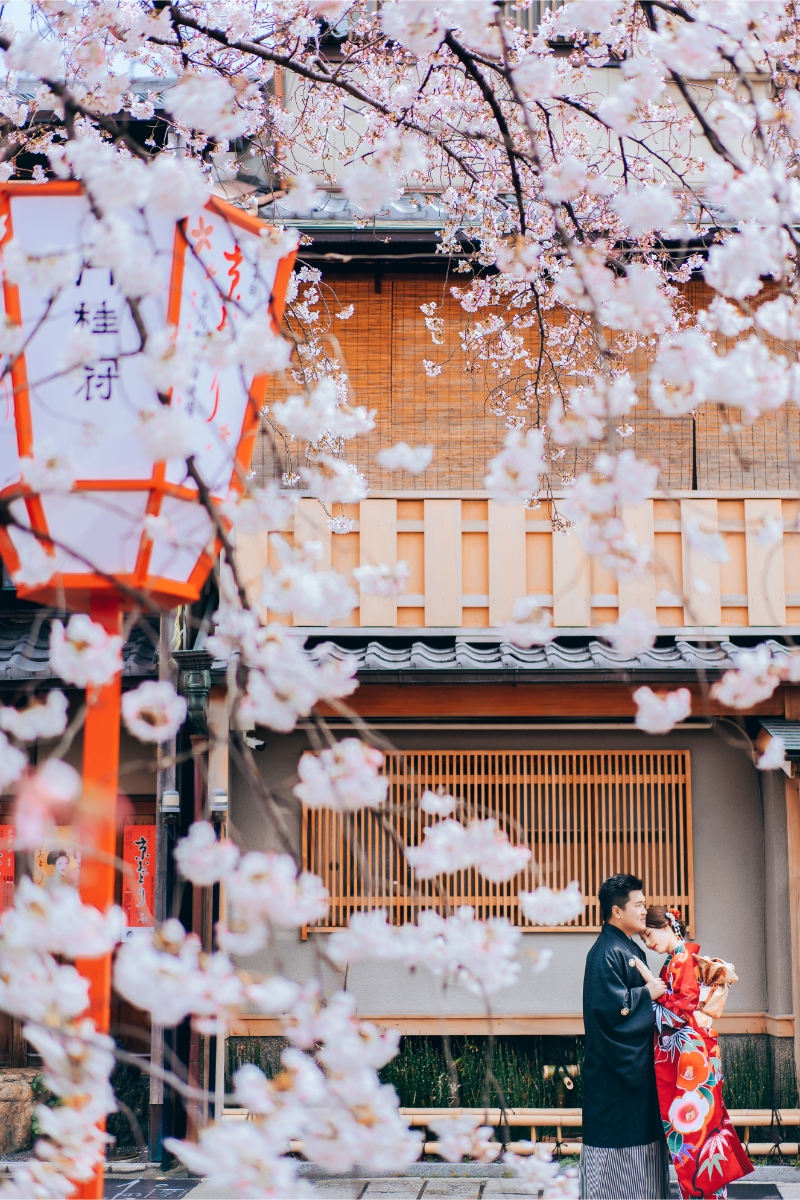 穿著日本傳統和服在日本京都櫻花季的婚紗拍攝 by Kinosaki on OneThreeOneFour 7