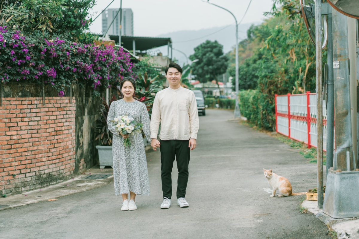 Taiwan Pre-Wedding Photoshoot Waterfront Cafe Streets Playground by  on OneThreeOneFour 18