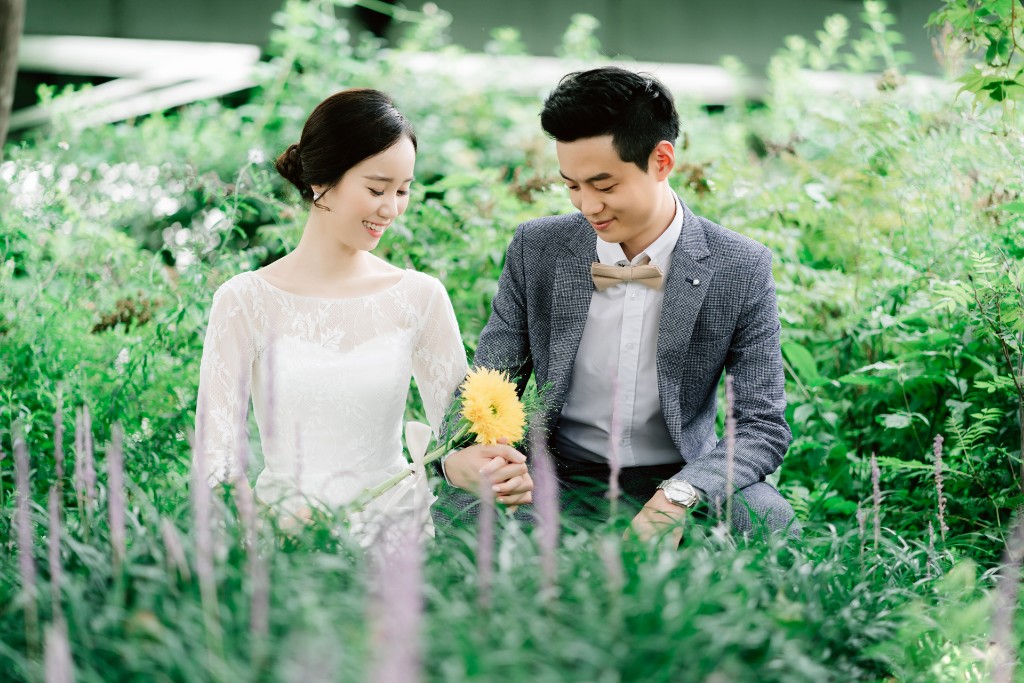 Korea Couple Pre-Wedding Photoshoot At Seonyundo Park, Seoul by Jungyeol on OneThreeOneFour 4