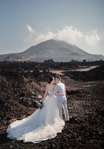 B&R: Pre-wedding photoshoot at Mount Batur Pinggan, Kintamani Lava Field, flower field and Mengening Beach
