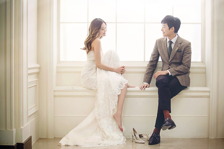 Korean Studio Pre-Wedding Photography: 2016 Whimsical Collection  by Bong Studio on OneThreeOneFour 21