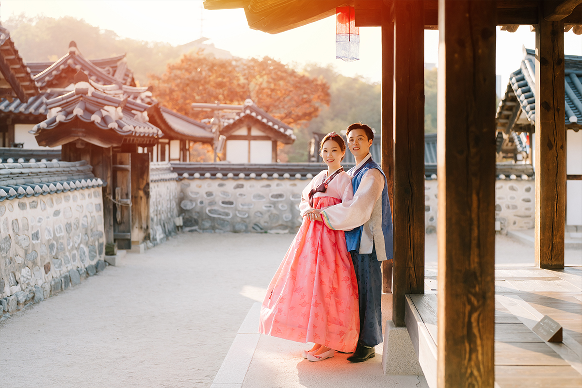 Yellow Autumn Korea Post-Wedding Photoshoot in Seoul Forest & Namsangol Hanok Village by Jungyeol on OneThreeOneFour 17