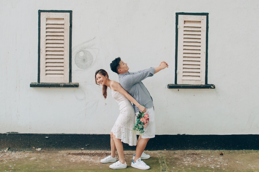 Singapore Pre Wedding Couple Photoshoot At Seletar Colonial Houses by Cheng on OneThreeOneFour 3