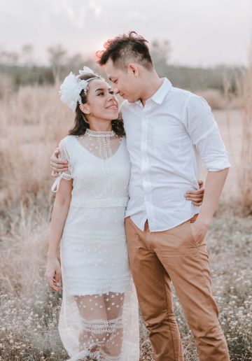 Thailand Bangkok Chic Pre-Wedding Photoshoot At Dried Grassland Beside The Highway 