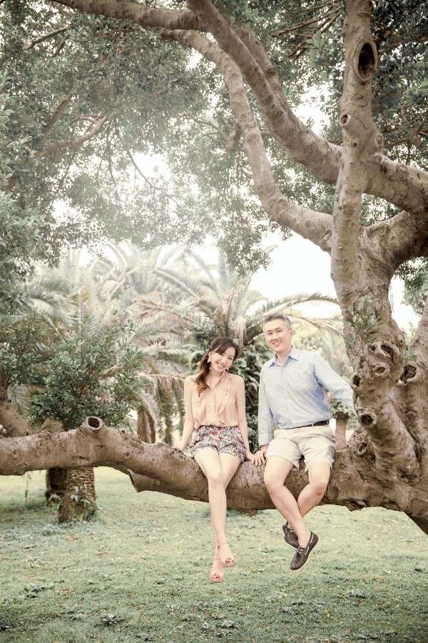 Taiwan Studio Pre-Wedding And Outdoor Photoshoot At The Park  by Doukou  on OneThreeOneFour 12