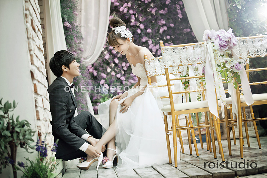 Korean Wedding Studio Photography: Floral Set by Roi Studio on OneThreeOneFour 2