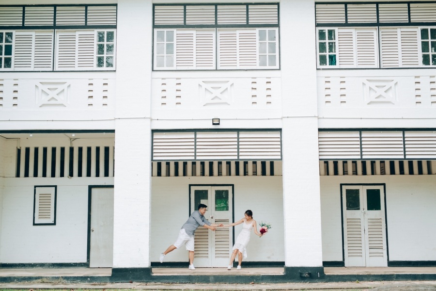 Singapore Pre Wedding Couple Photoshoot At Seletar Colonial Houses by Cheng on OneThreeOneFour 9