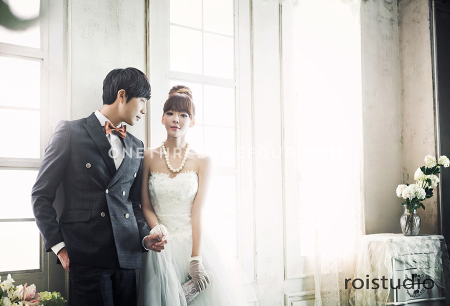 Korean Wedding Studio Photography: Modern Chic Set & Hanbok by Roi Studio on OneThreeOneFour 13