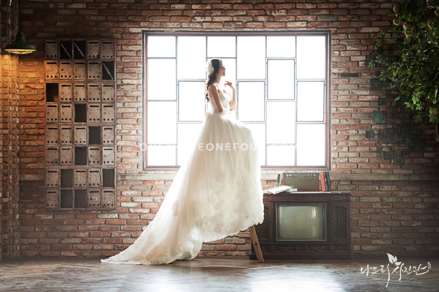 Korean Studio Pre-Wedding Photography: Studio by Nadri Studio on OneThreeOneFour 10