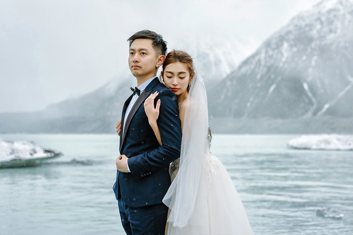 2-Day New Zealand Winter Fairytale Themed Pre-Wedding Photoshoot with Horse and Glaciers and Snow Mountains by Fei on OneThreeOneFour 26