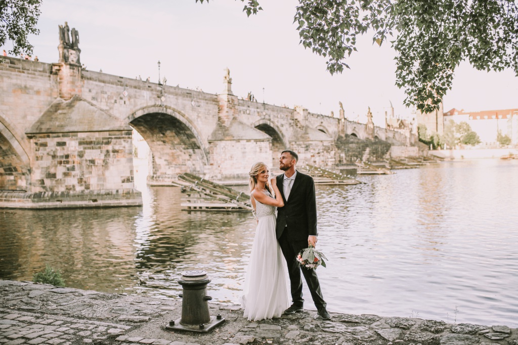 Prague Pre-Wedding Photoshoot At Charles Bridge  by Vickie on OneThreeOneFour 18