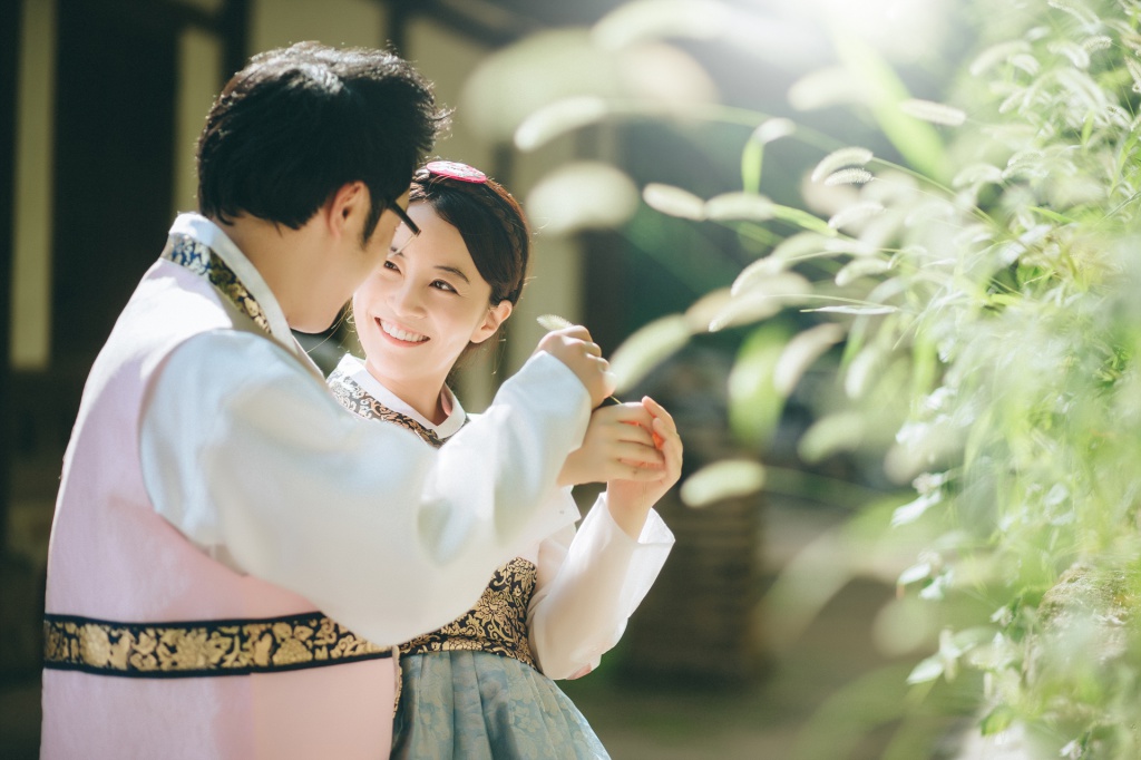 Traditional Hanbok Couple Shoot At Dream Forest, Korea by Jungyeol on OneThreeOneFour 1