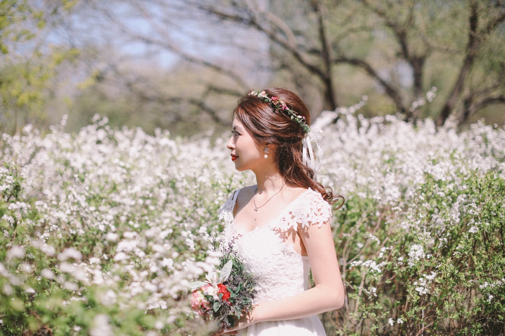 Korea Cherry Blossom Pre-Wedding Photoshoot At Seoul Forest  by Beomsoo on OneThreeOneFour 3