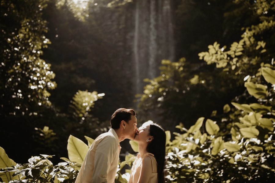 A & L - Singapore Pre-Wedding at Jurong Bird Park & Colonial Houses at Wessex Estate by Chan on OneThreeOneFour 6