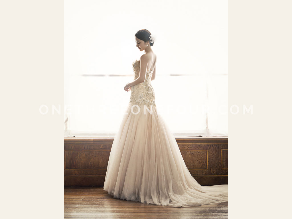 White | Korean Pre-wedding Photography by Pium Studio on OneThreeOneFour 35