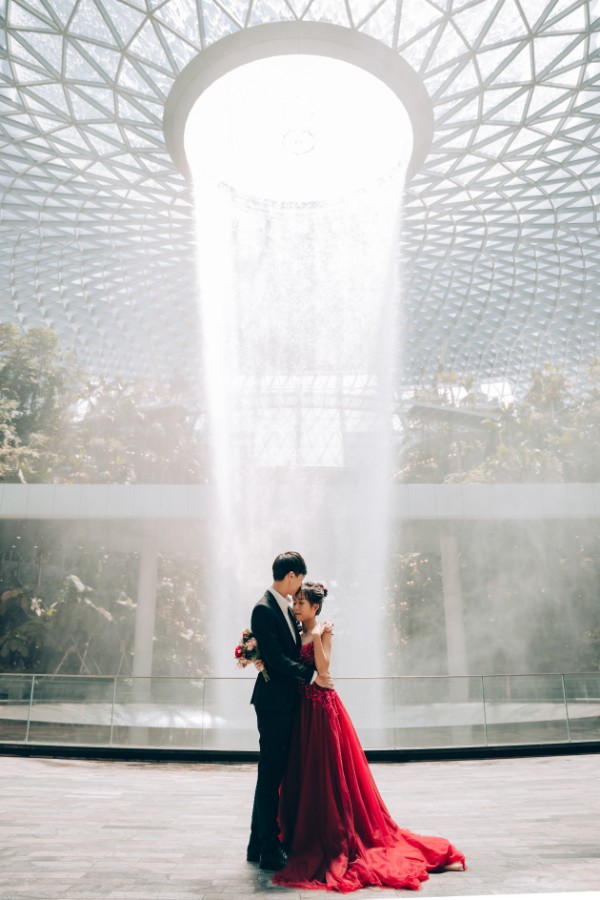 F&N: Cutest couple pre-wedding at Jurong Lake, Gardens by the Bay & Jewel by Grace on OneThreeOneFour 34