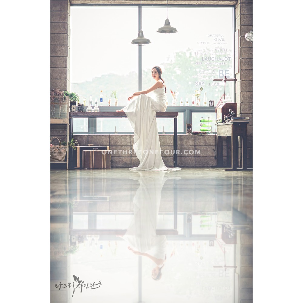 Korean Studio Pre-Wedding Photography: Studio by Nadri Studio on OneThreeOneFour 14