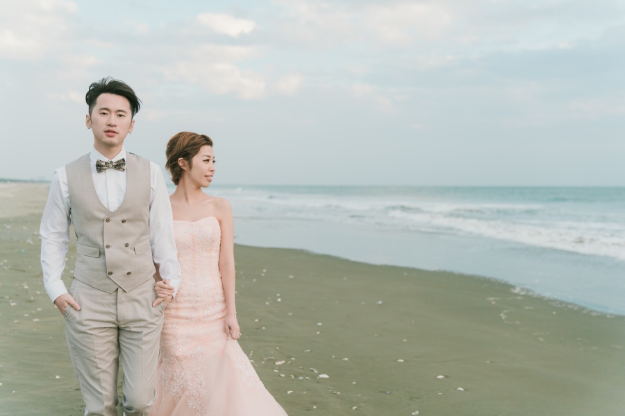 Taiwan Outdoor Pre-Wedding Photoshoot At Tainan Zoo  by Star  on OneThreeOneFour 17