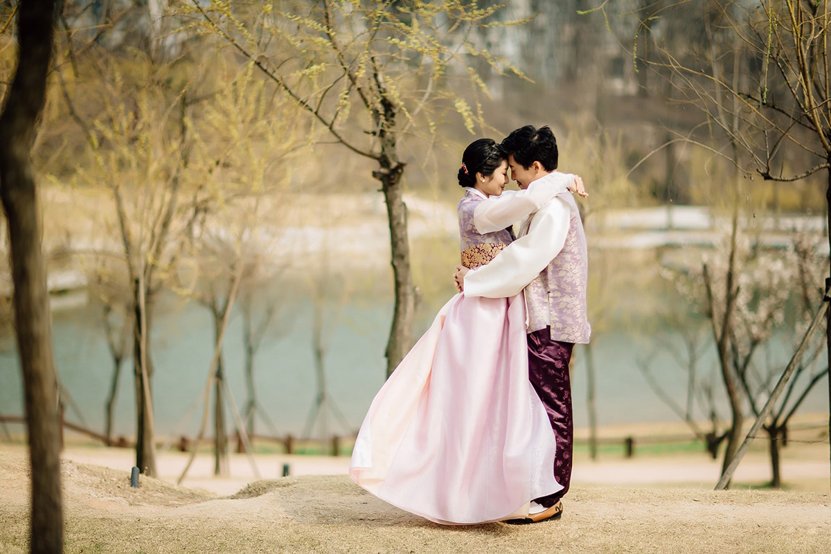  Korean  Wedding  Photography  Hanbok Photo shoot at 