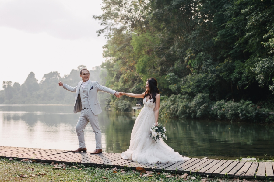 Singapore Prewedding Photoshoot At MacRitchie Reservoir And Marina Bay Sands Night Shoot  by Cheng on OneThreeOneFour 0