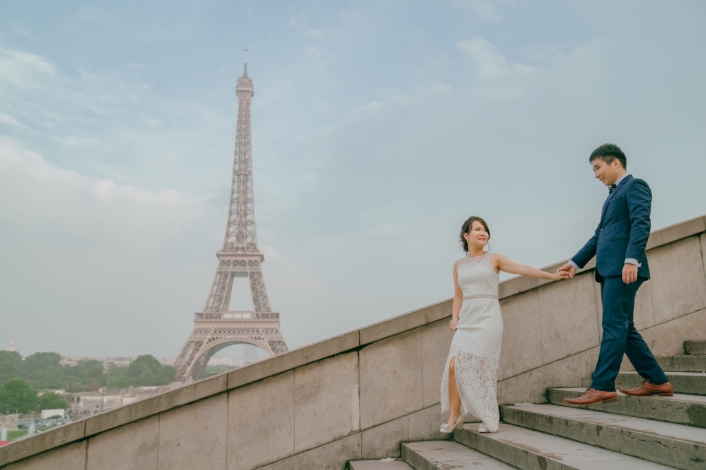 Paris Pre-wedding Photos At Chateau de Sceaux, Eiffel Tower, Louvre Night Shoot by Son on OneThreeOneFour 36