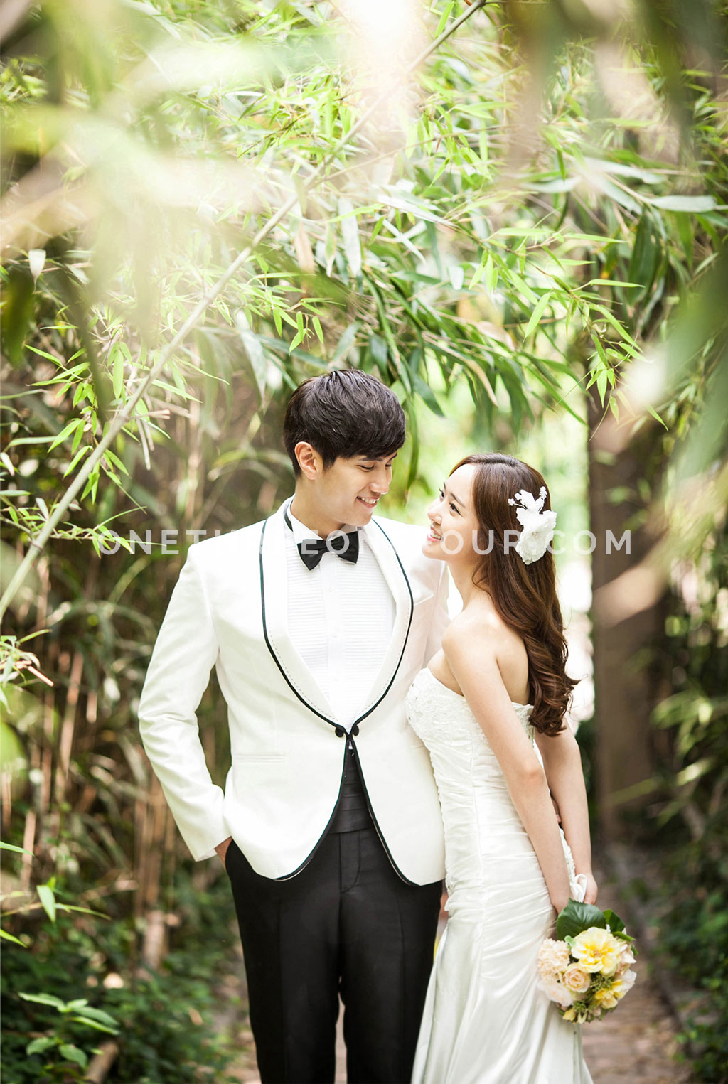 [AUTUMN] Korean Studio Pre-Wedding Photography: Seonyudo Park (선유도 공원)  (Outdoor) by The Face Studio on OneThreeOneFour 34