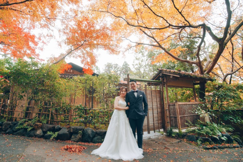 V&H: Kyoto Autumn Pre-wedding Photoshoot at Nara Park and Railway Tracks by Kinosaki on OneThreeOneFour 10