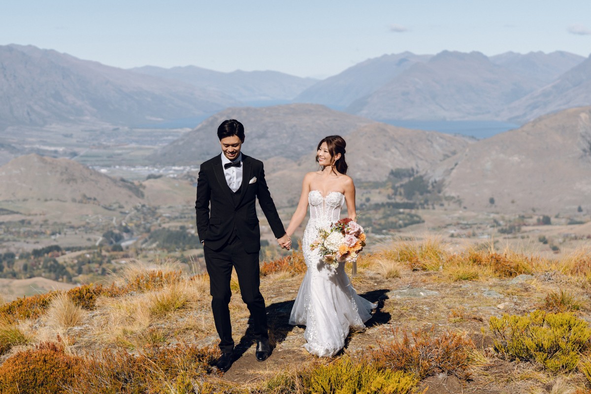 New Zealand Autumn Pre-Wedding Photoshoot Twin Peak Skippers Canyon Alpaca Farm Hilltop Cardrona Night Shoot Kombi Van by Fei on OneThreeOneFour 17