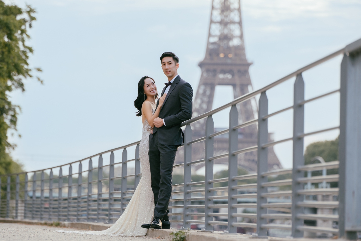 Paris Pre-wedding photoshoot Luxembourg Garden Palais-Royal Eiffel Tower Cafe Saint Honoré Wall of Love by Arnel on OneThreeOneFour 13