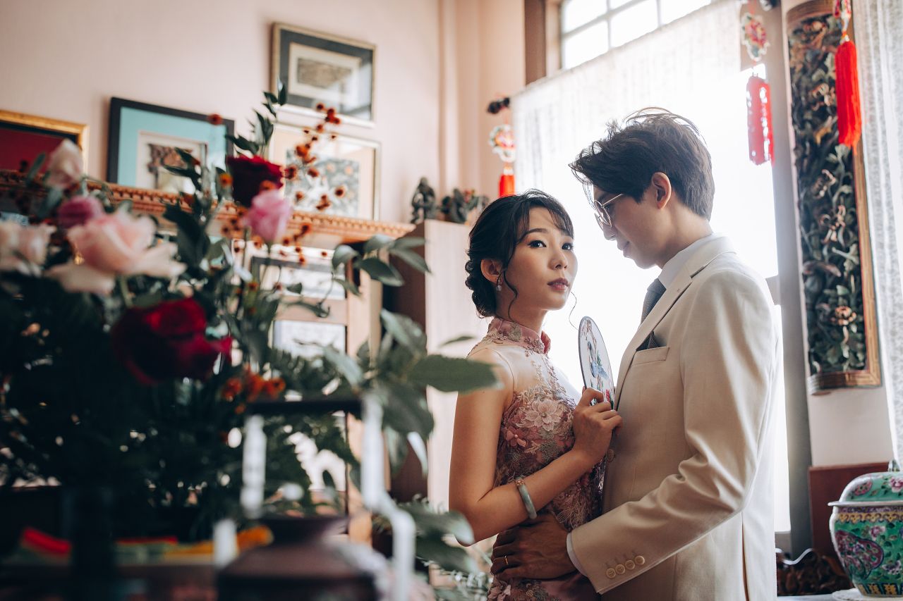 Oriental and Peranakan-inspired Prewedding Photoshoot by Cheng on OneThreeOneFour 5