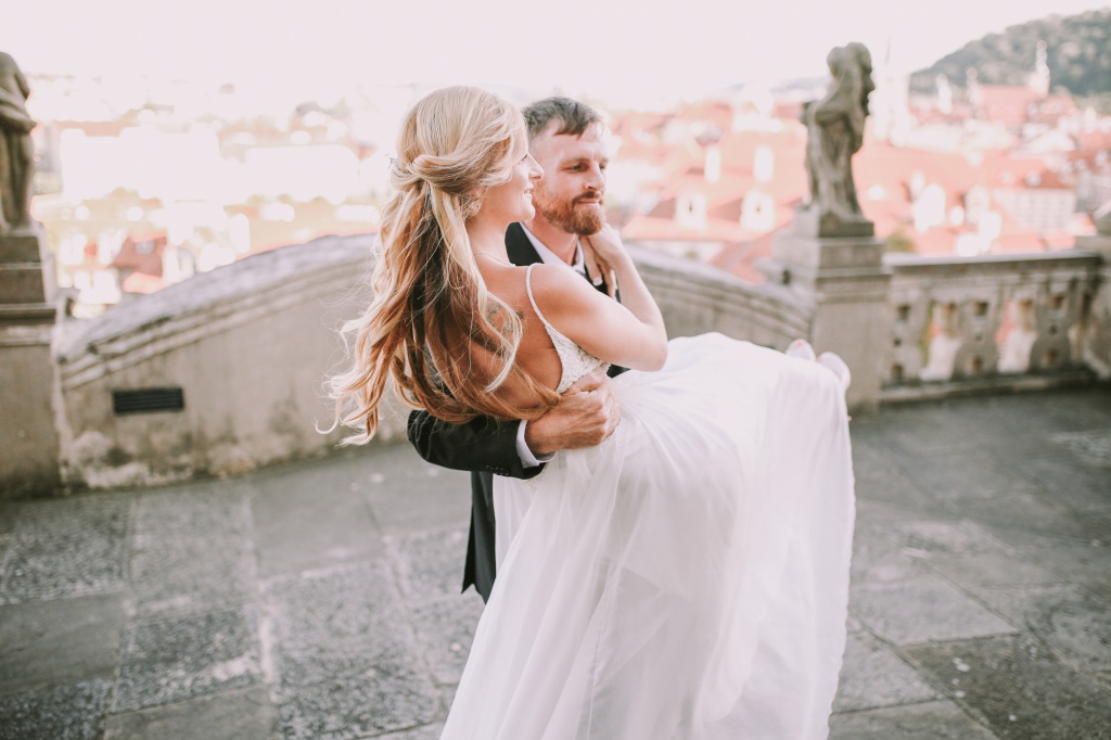 Prague Pre-Wedding Photoshoot At Charles Bridge  by Vickie on OneThreeOneFour 5