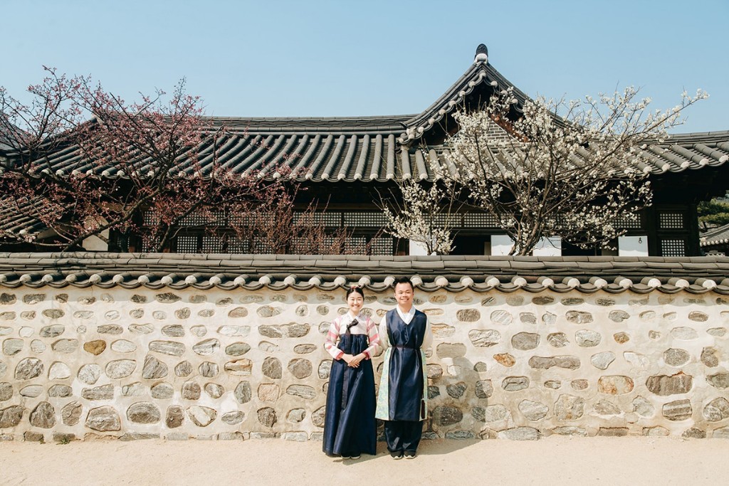 Korea Hanbok Pre-Wedding Photoshoot At Namsangol Hanok Village  by Jungyeol  on OneThreeOneFour 6