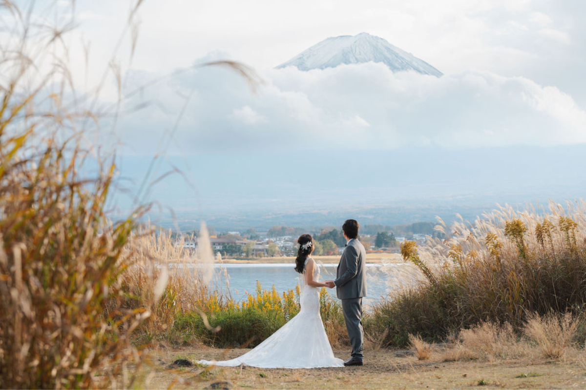 Singaporean Couple's Kimono & Prewedding Photoshoot In Tokyo - Chureito Pagoda, Shiba Park And Lake Kawaguchiko by Cui Cui on OneThreeOneFour 15