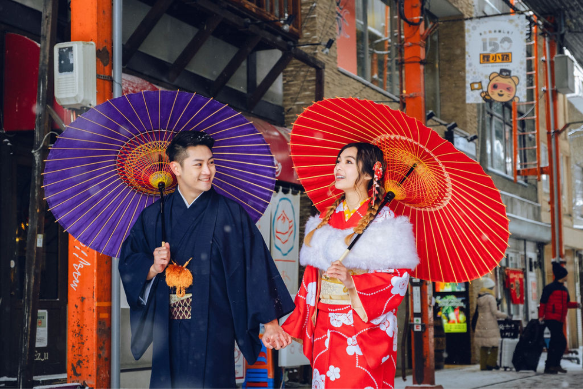 Hokkaido Street Style Kimono Prewedding Photoshoot At Shopping Street And Iyahiko shrine In Winter by Kuma on OneThreeOneFour 12