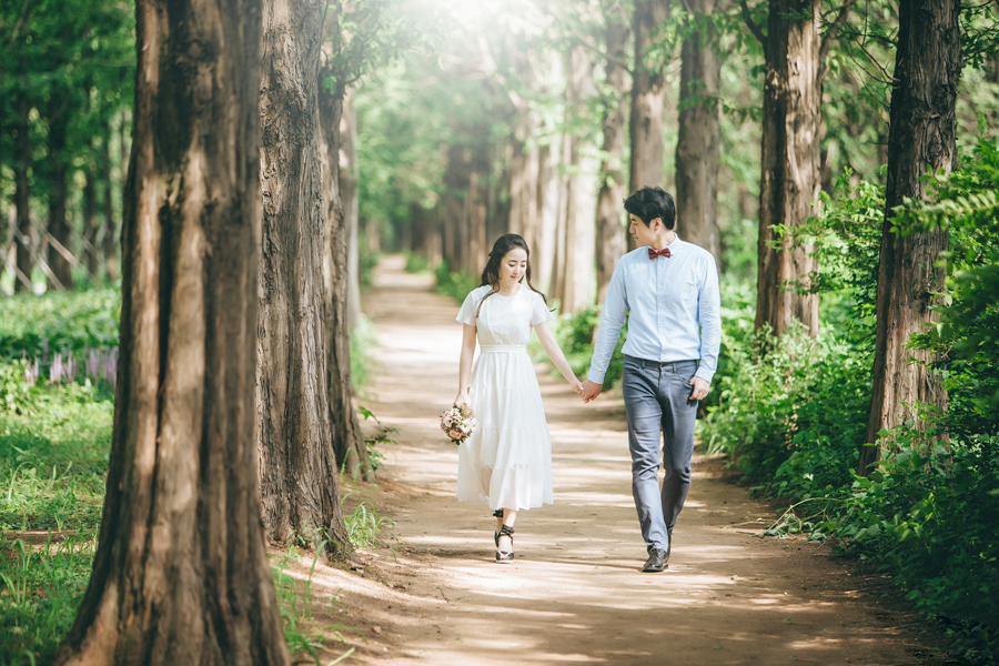 Korea Couple Pre-Wedding Photoshoot At Noeul Park, Seoul by Jungyeol on OneThreeOneFour 4