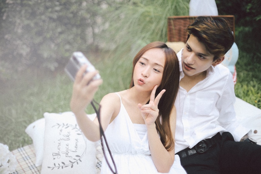 Thailand Bangkok Pre-Wedding Photoshoot At Outdoor Studio Set  by Chayut  on OneThreeOneFour 2