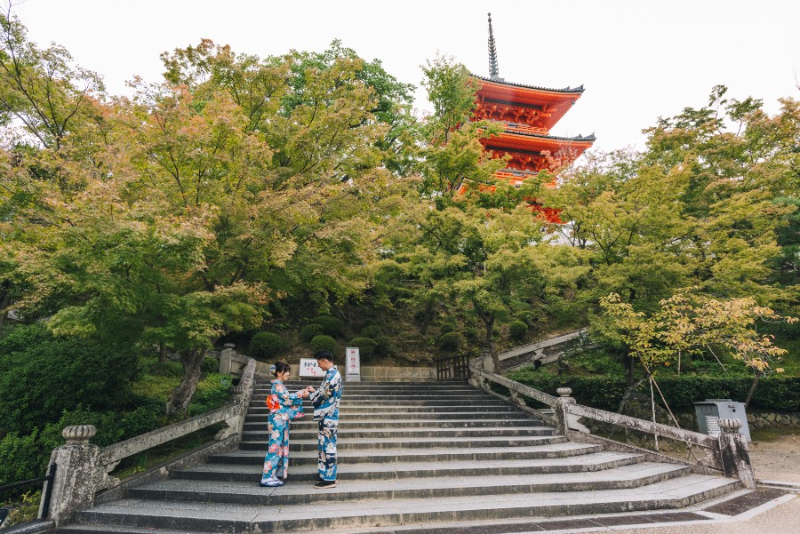 K: Autumn kimono pre-wedding in Kyoto, Higashiyama District by Shu Hao on OneThreeOneFour 7