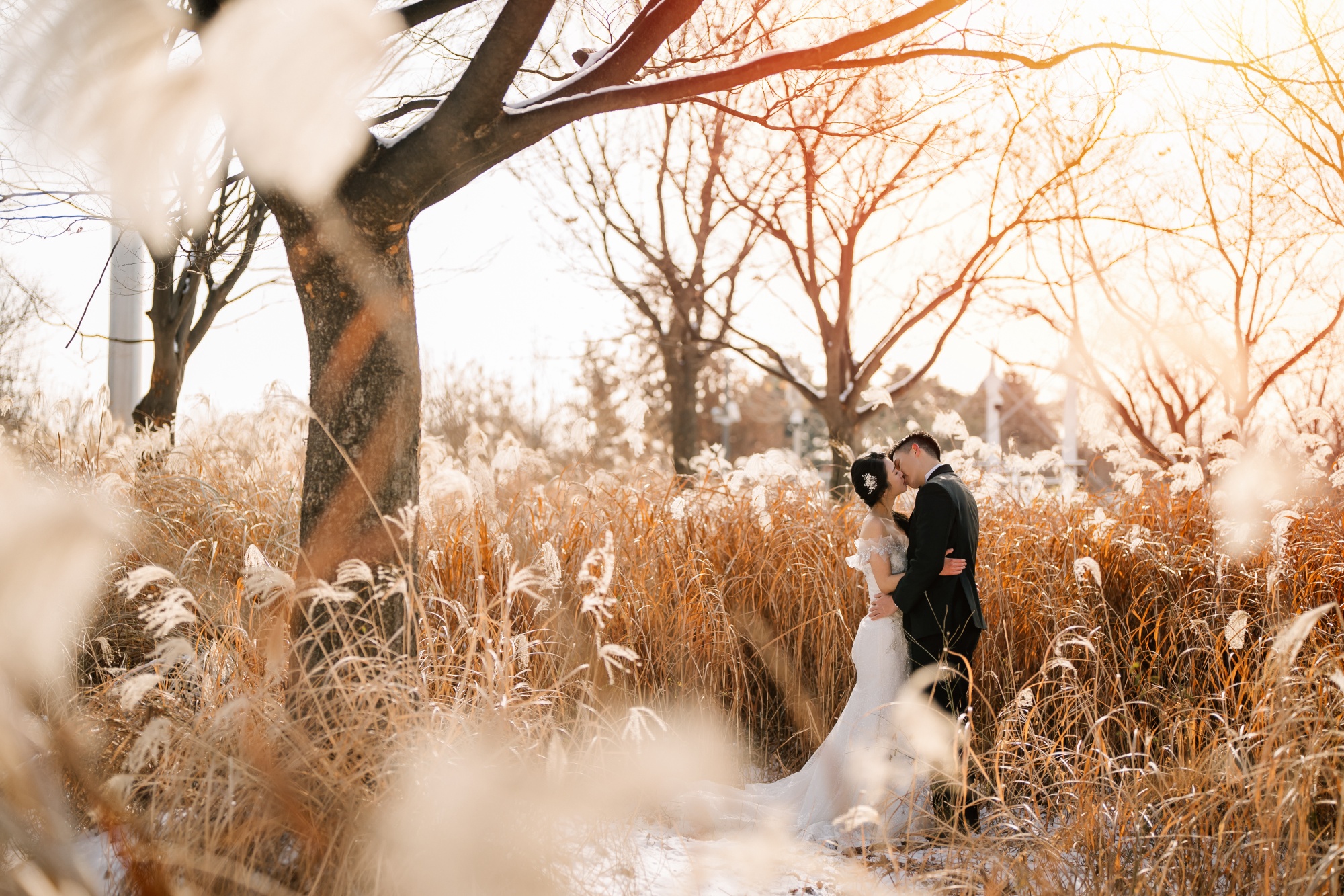 Whispers of Love in Seoul's Winter Wonderland: Snowy Pre-Wedding Extravaganza by Jungyeol on OneThreeOneFour 17