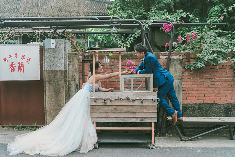 Rustic pre-wedding shoot in Taiwan