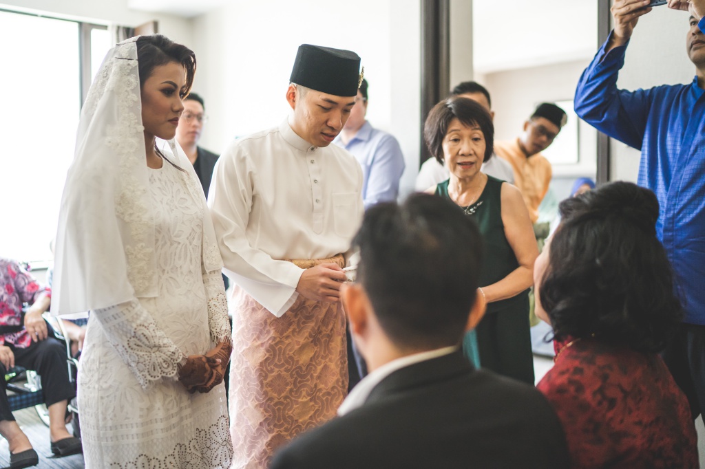 Singapore Wedding Day Photoshoot With Multi Racial Malay And Chinese Couple  by Michael  on OneThreeOneFour 13