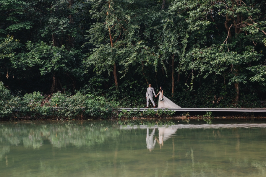 Singapore Prewedding Photoshoot At MacRitchie Reservoir And Marina Bay Sands Night Shoot  by Cheng on OneThreeOneFour 7